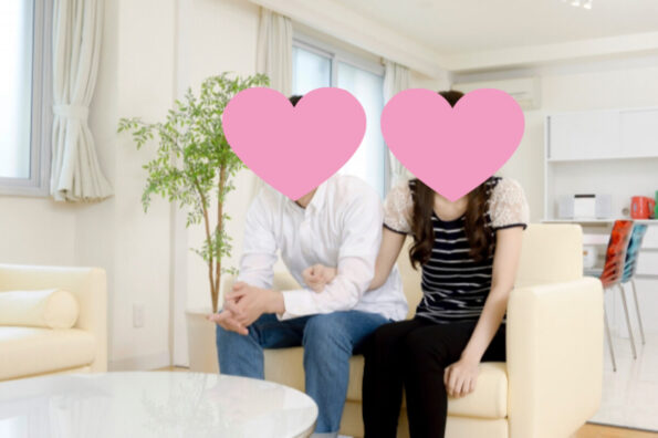 静岡県磐田市の結婚相談所で成婚した20代後半女性のY様と30代男性のN様のツーショットご成婚写真