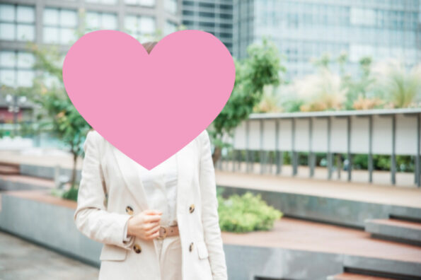 静岡県磐田市の30代女性会員S様の笑顔のご成婚記念写真