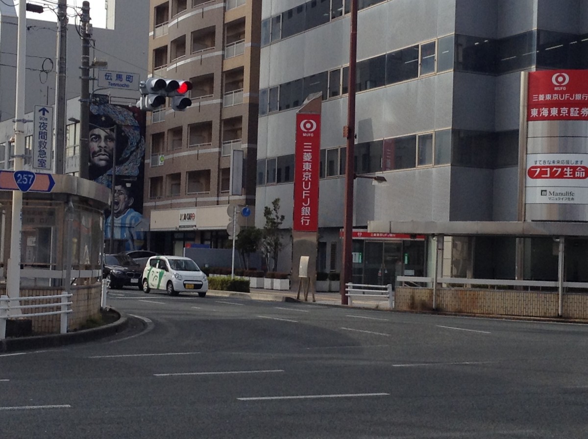 伝馬町交差点を左折