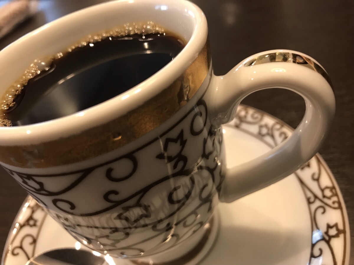 浜松の婚活デートや結婚相談におすすめな元町珈琲の上品なコーヒーカップ